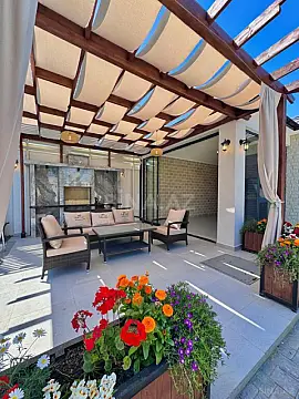 Satılır 6 otaqlı həyət evi 400 m²