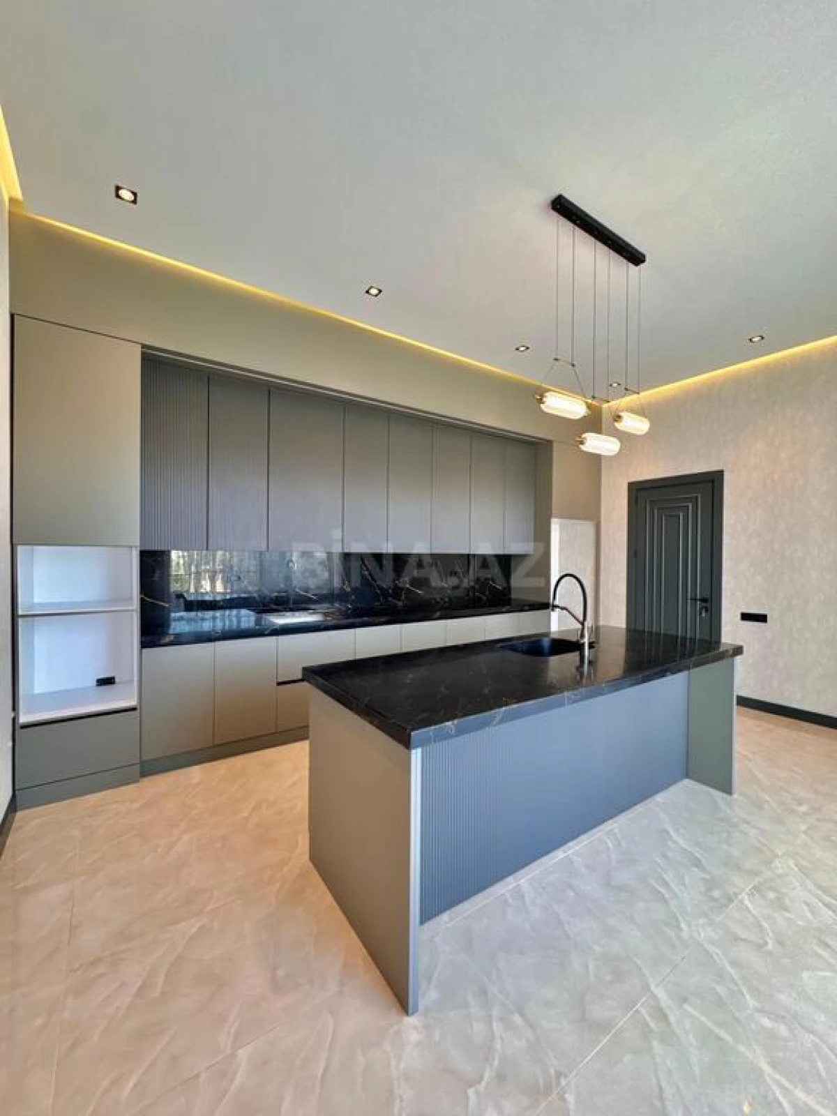 Satılır 6 otaqlı həyət evi 400 m²
