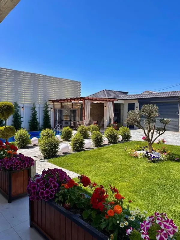 Satılır 6 otaqlı həyət evi 400 m²