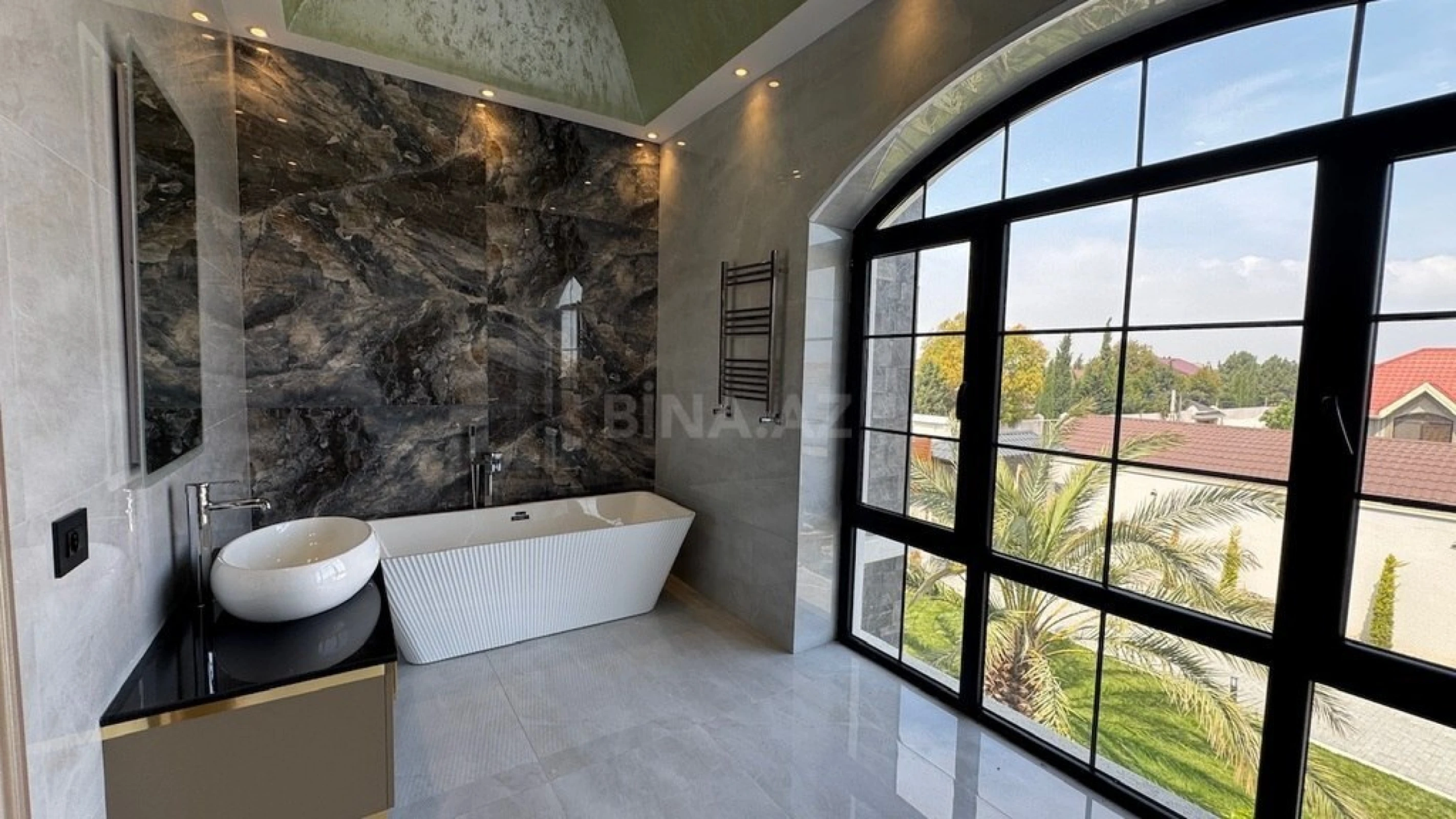 Satılır 6 otaqlı həyət evi 500 m²