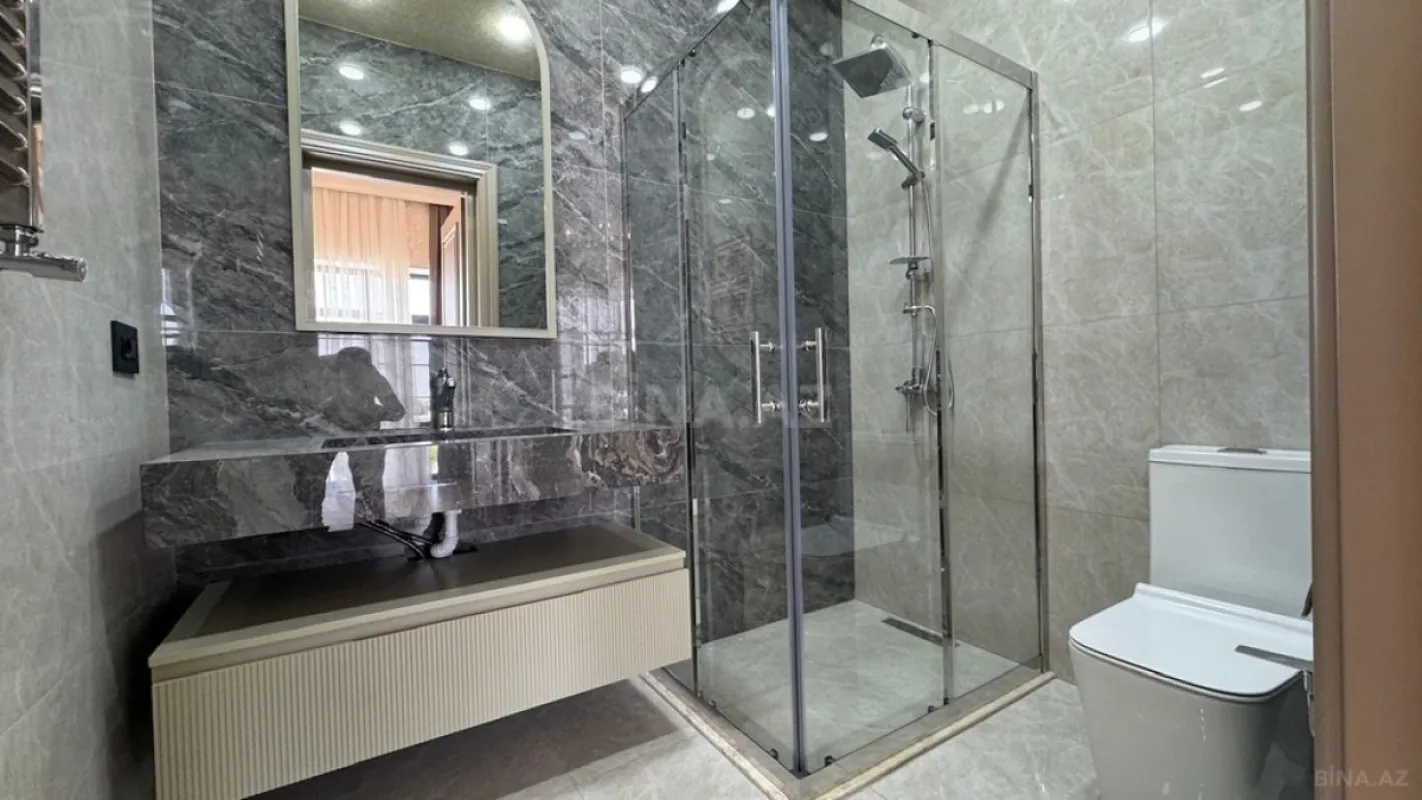 Satılır 6 otaqlı həyət evi 500 m²