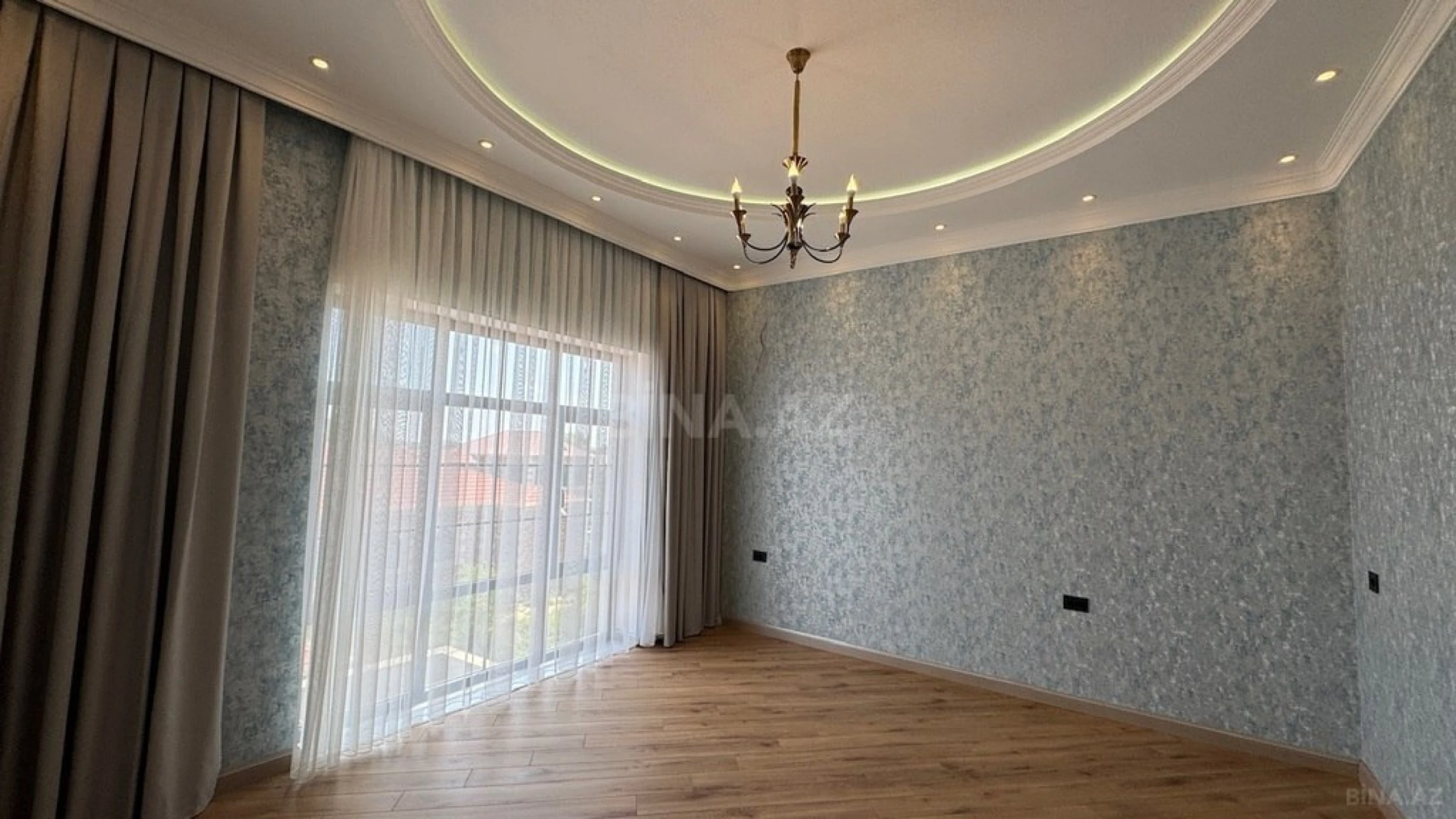 Satılır 6 otaqlı həyət evi 500 m²