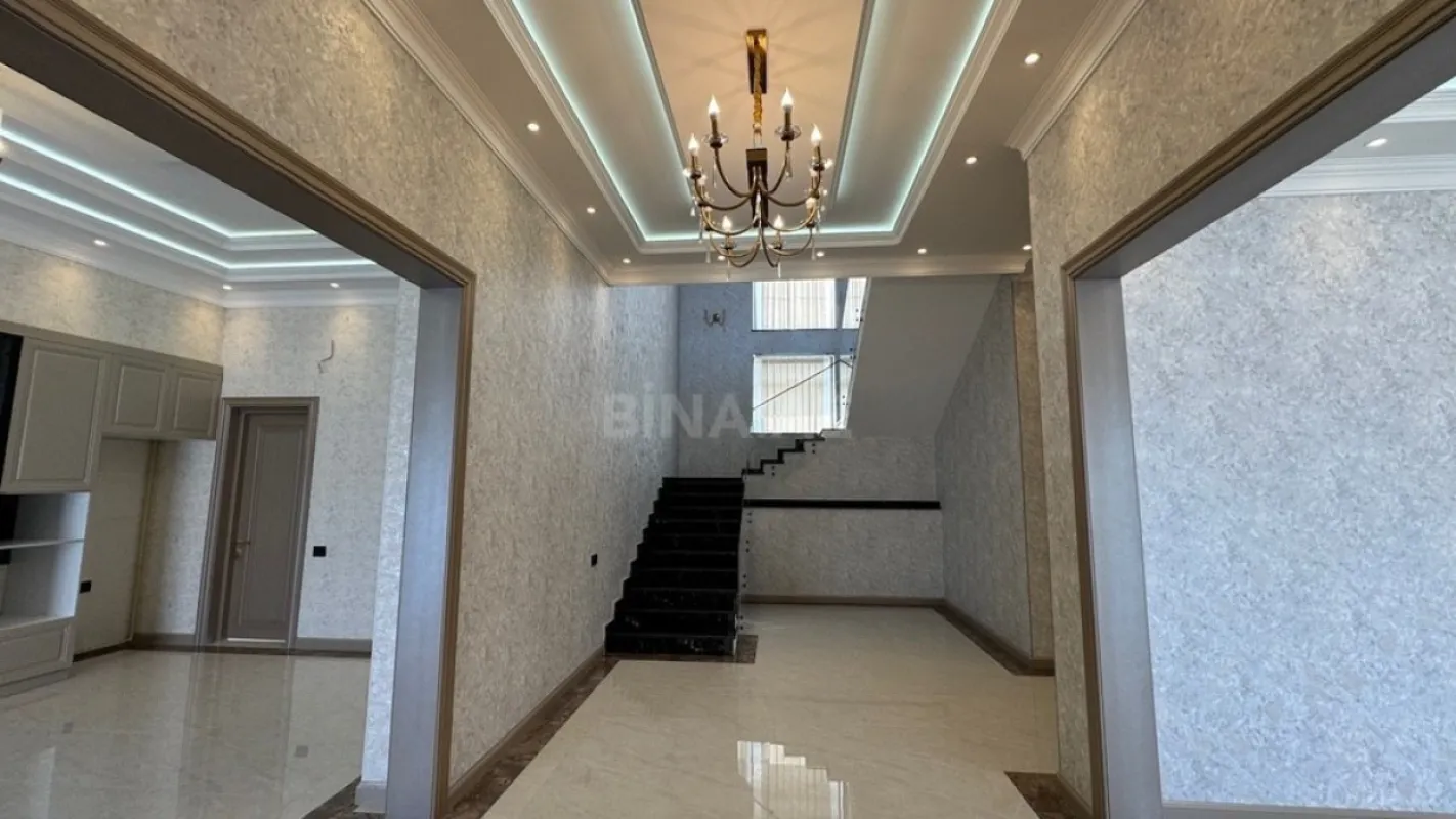 Satılır 6 otaqlı həyət evi 500 m²