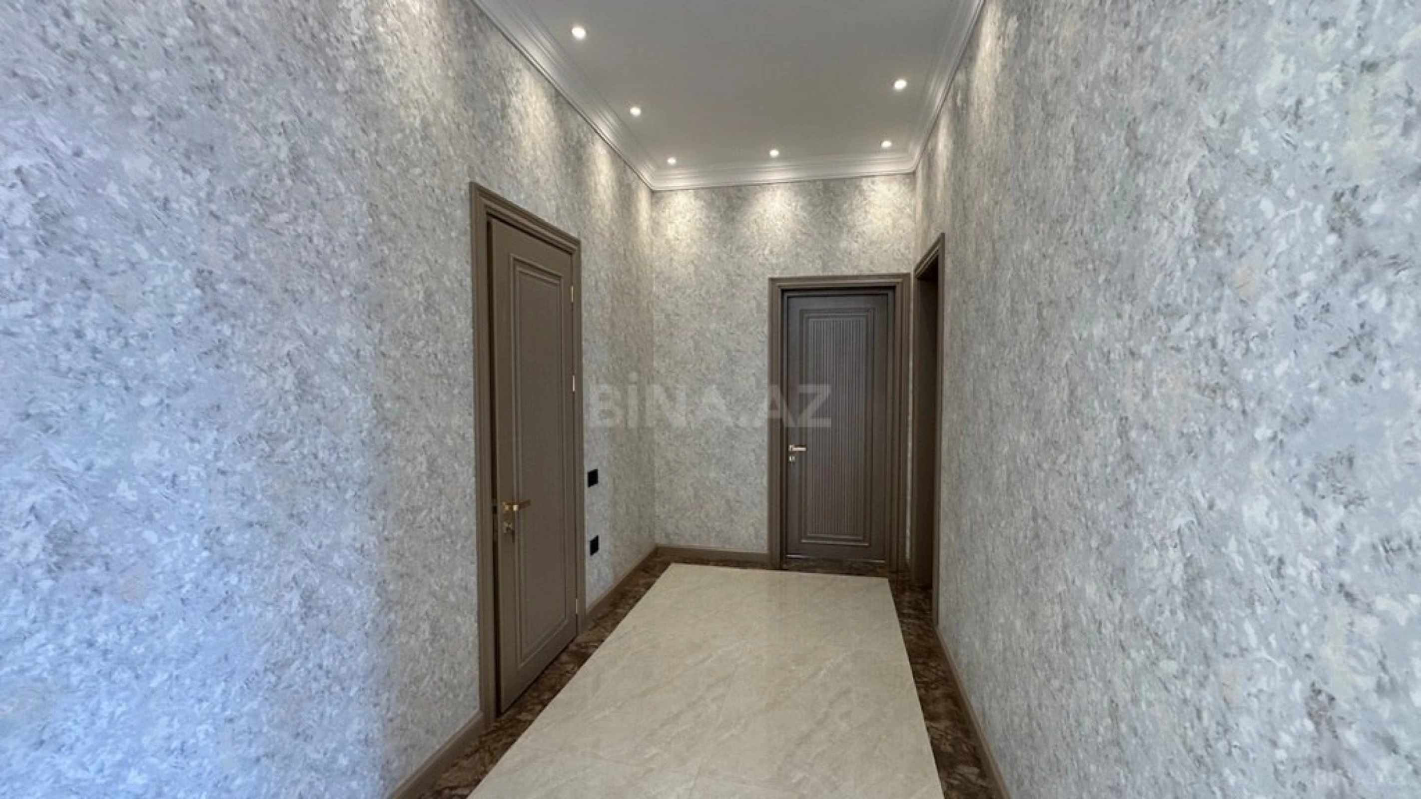Satılır 6 otaqlı həyət evi 500 m²