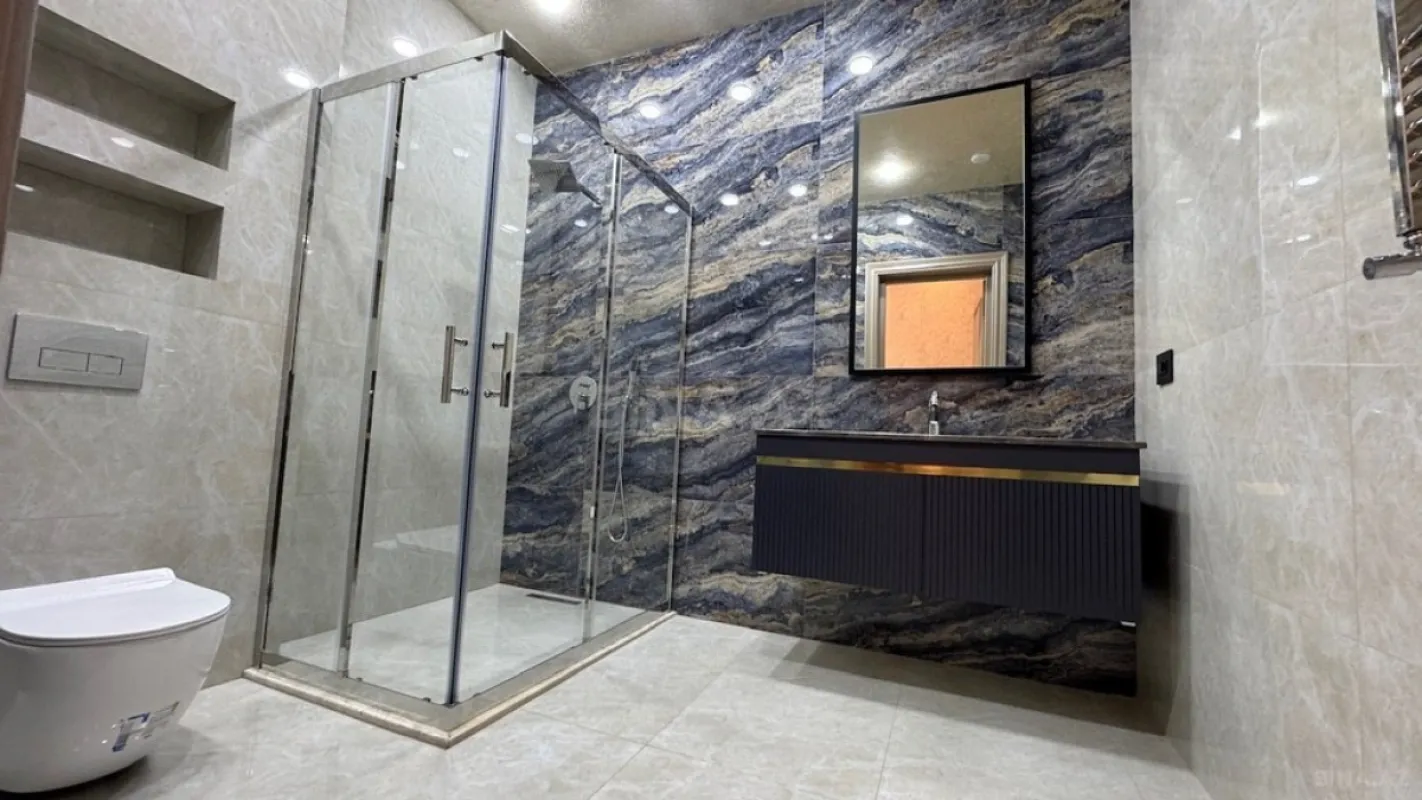 Satılır 6 otaqlı həyət evi 500 m²