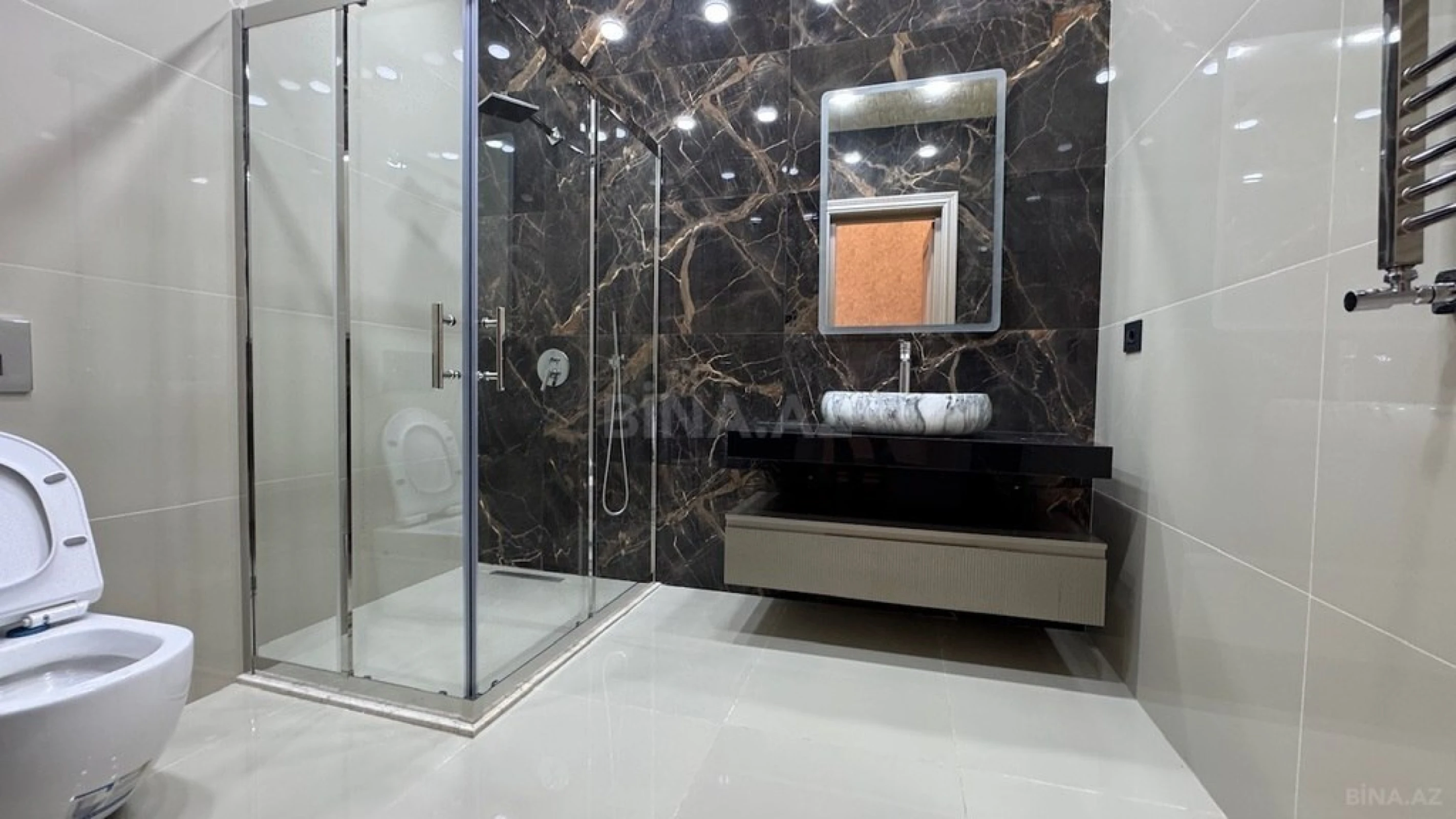 Satılır 6 otaqlı həyət evi 500 m²