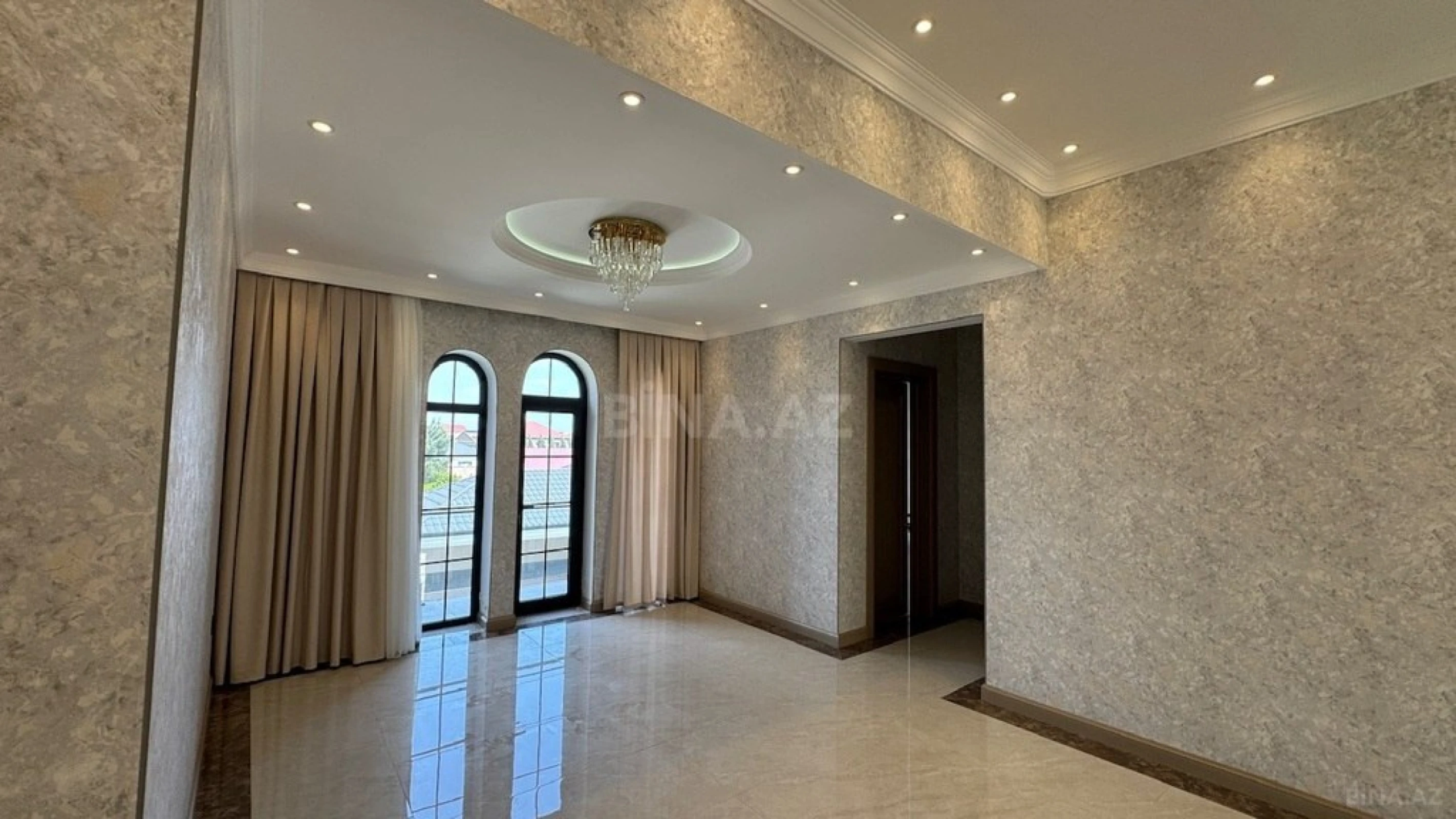 Satılır 6 otaqlı həyət evi 500 m²