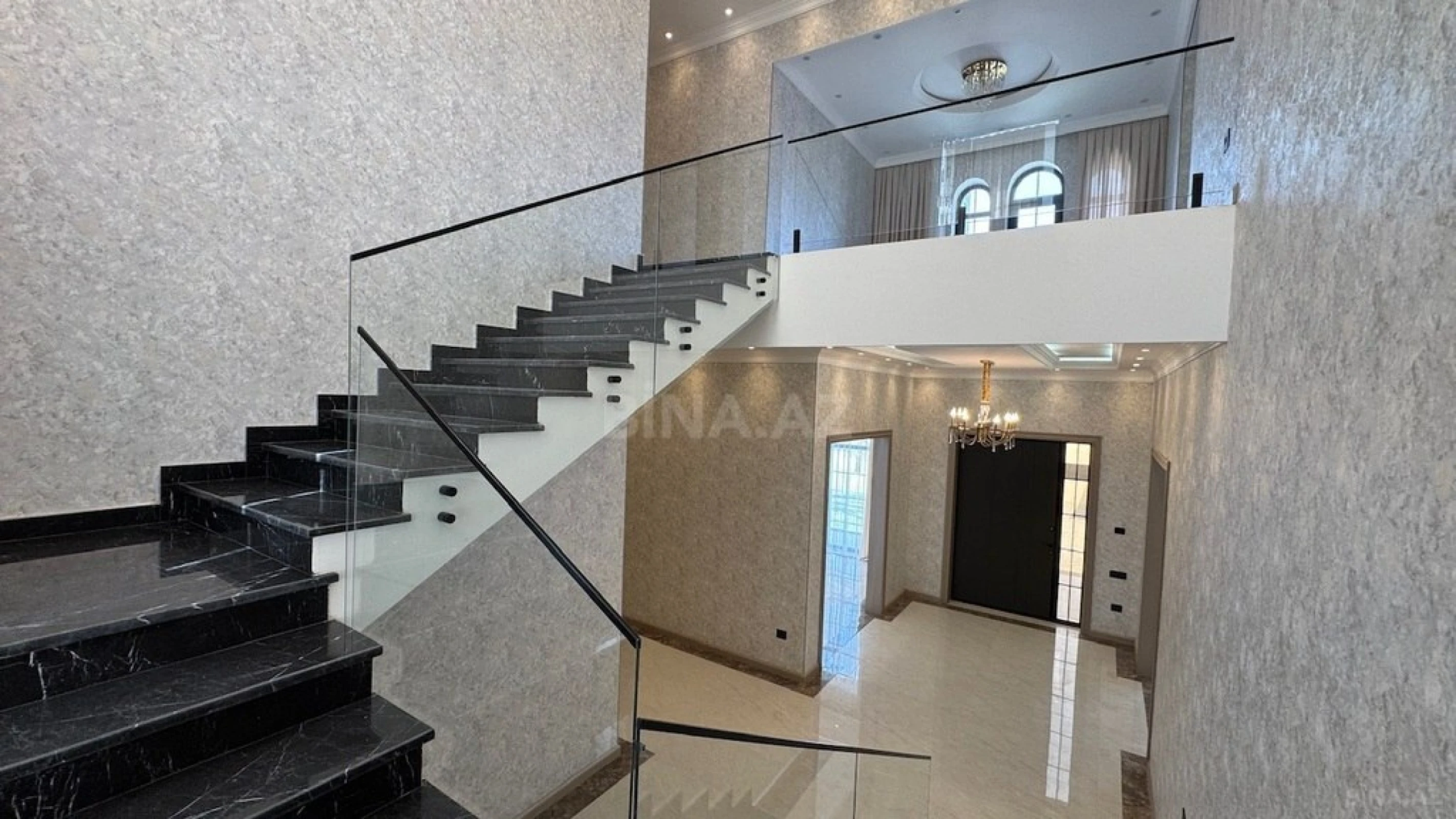 Satılır 6 otaqlı həyət evi 500 m²