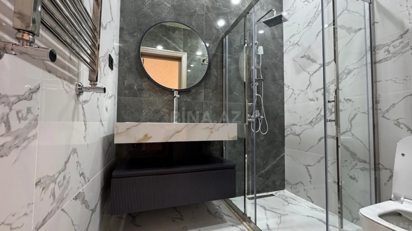 Satılır 6 otaqlı həyət evi 500 m²