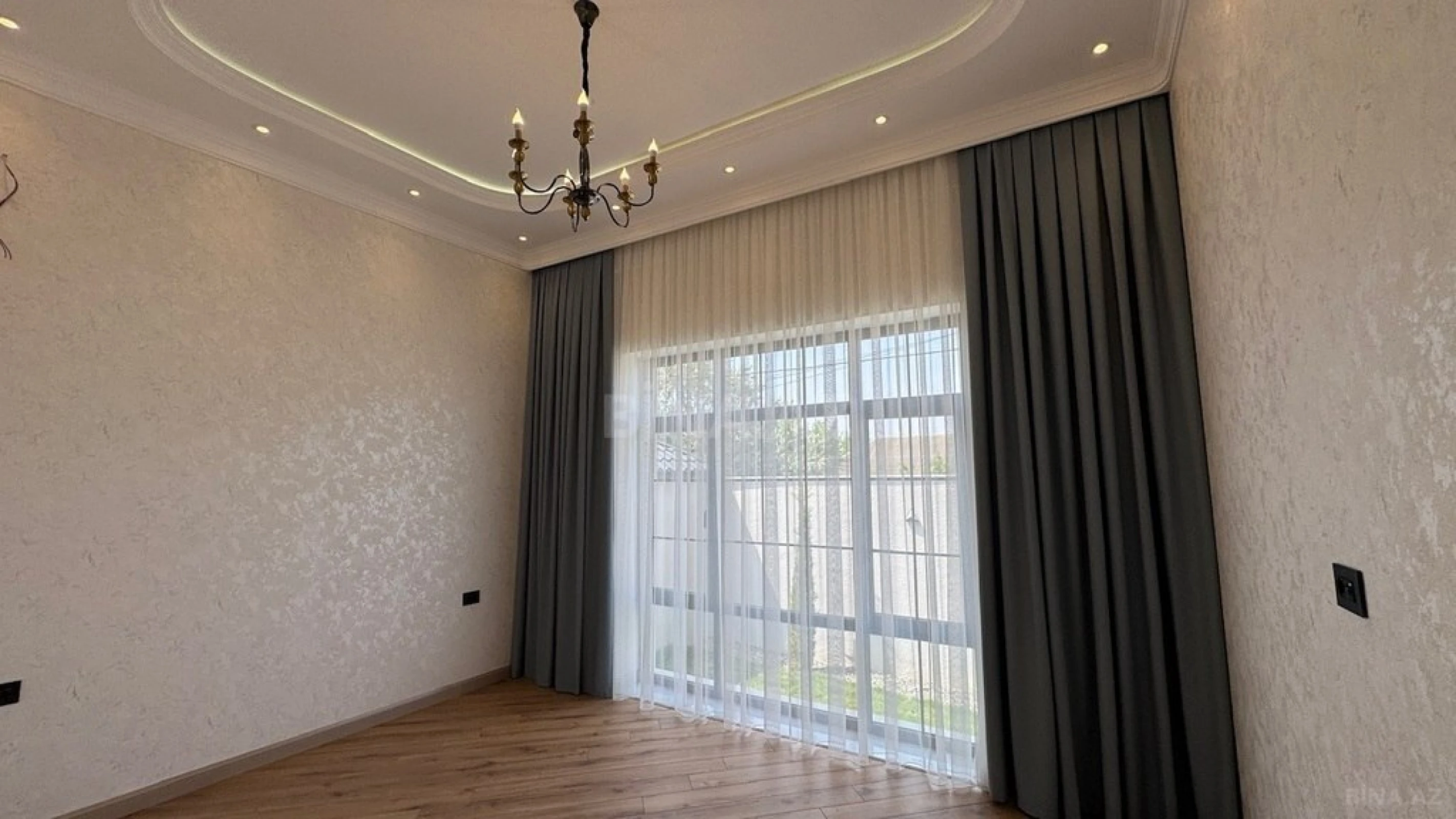 Satılır 6 otaqlı həyət evi 500 m²