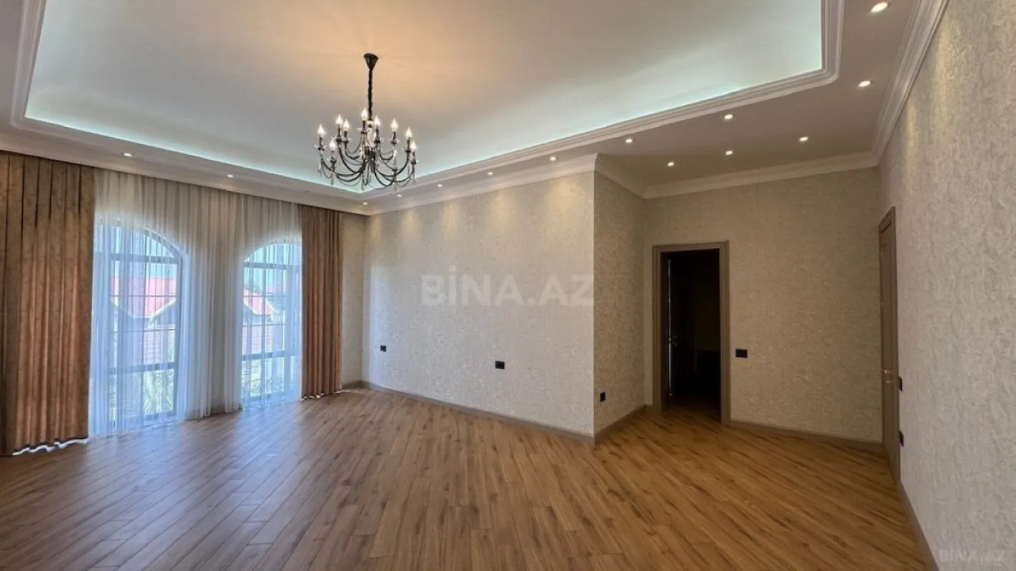 Satılır 6 otaqlı həyət evi 500 m²
