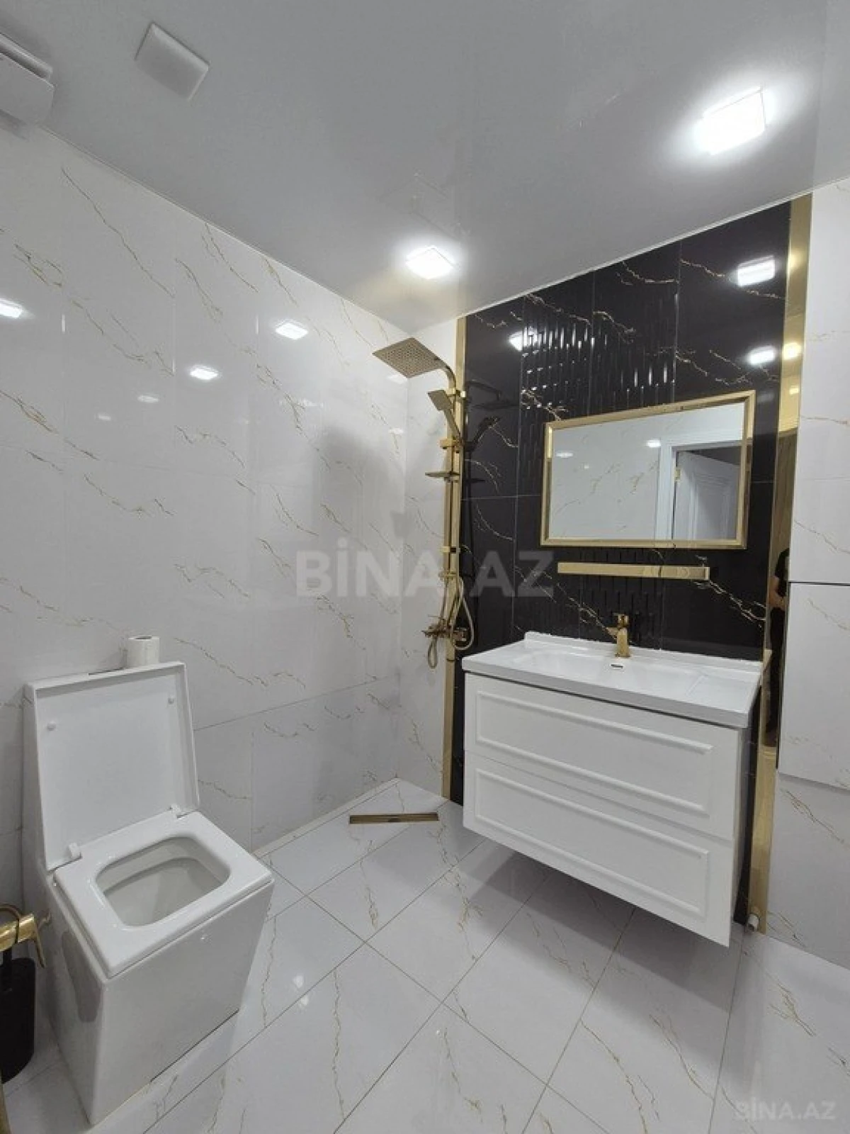 Satılır 3 otaqlı mənzil 112 m²