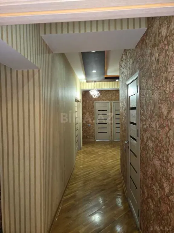 Satılır 4 otaqlı mənzil 145 m²