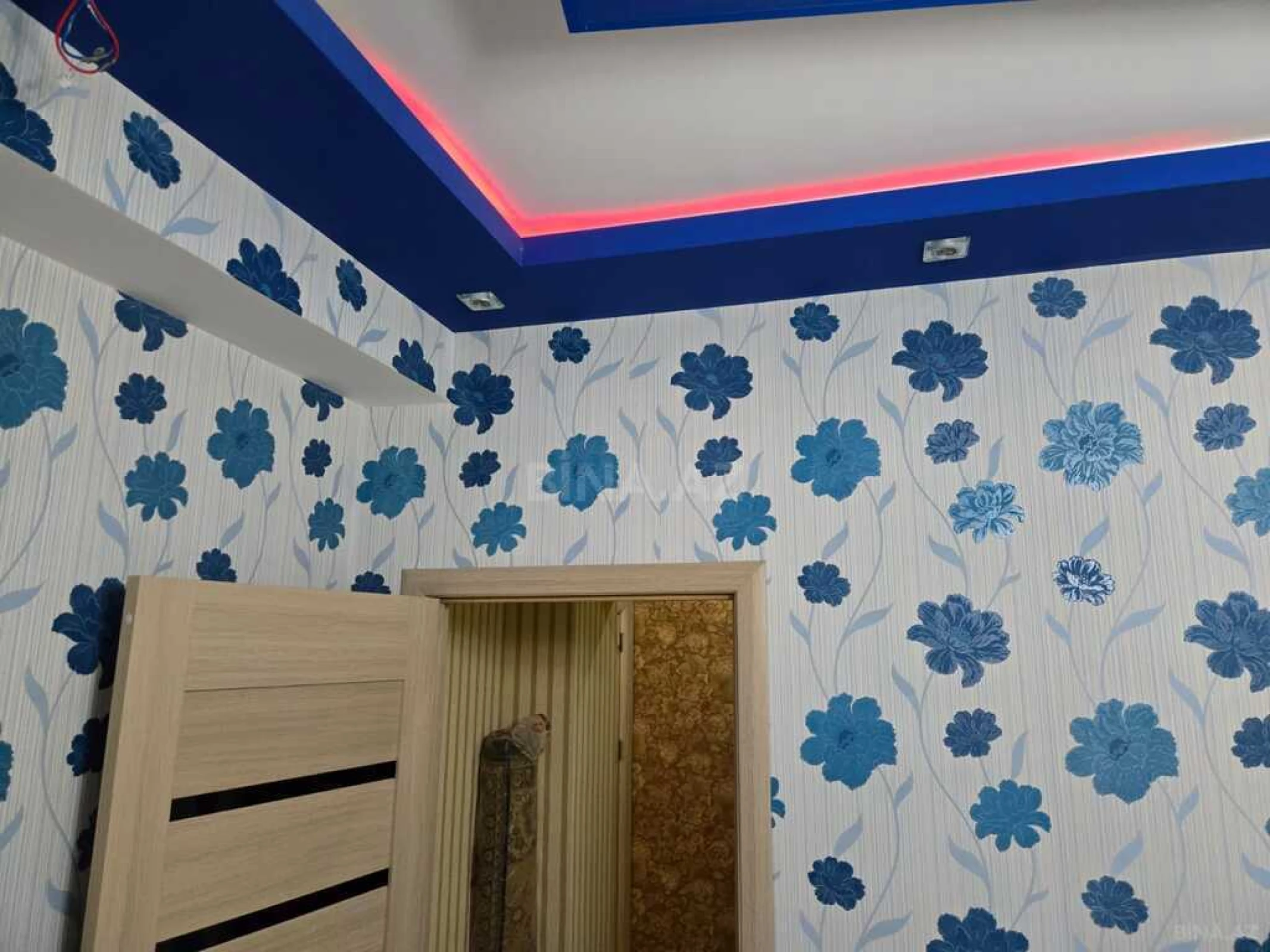 Satılır 4 otaqlı mənzil 145 m²