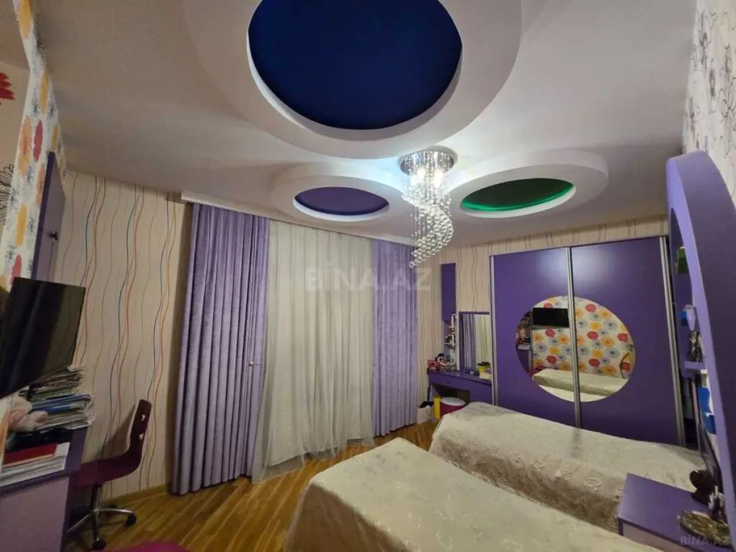 Satılır 4 otaqlı mənzil 145 m²