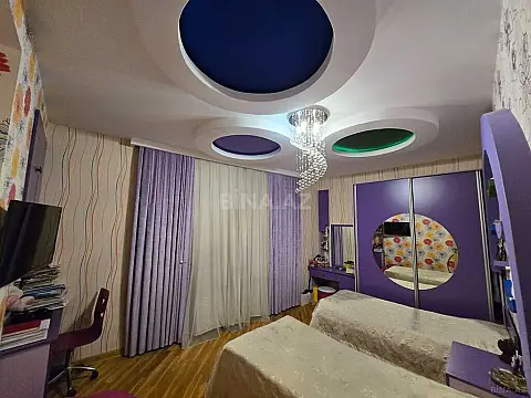 Satılır 4 otaqlı mənzil 145 m²