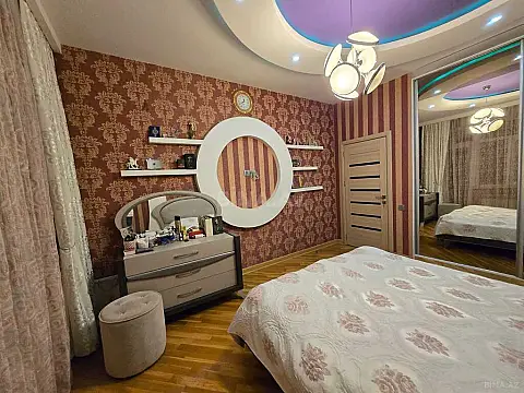 Satılır 4 otaqlı mənzil 145 m² — Bakı, 8-ci mikrorayon 4 otaq 145.00 m²