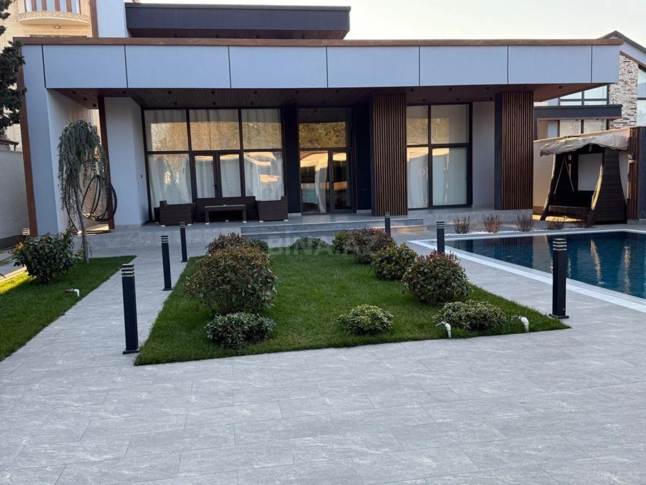Kirayə verilir 5 otaqlı həyət evi 280 m²