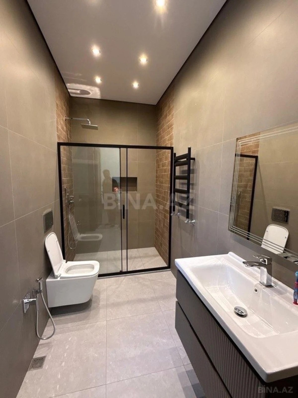 Kirayə verilir 5 otaqlı həyət evi 280 m²