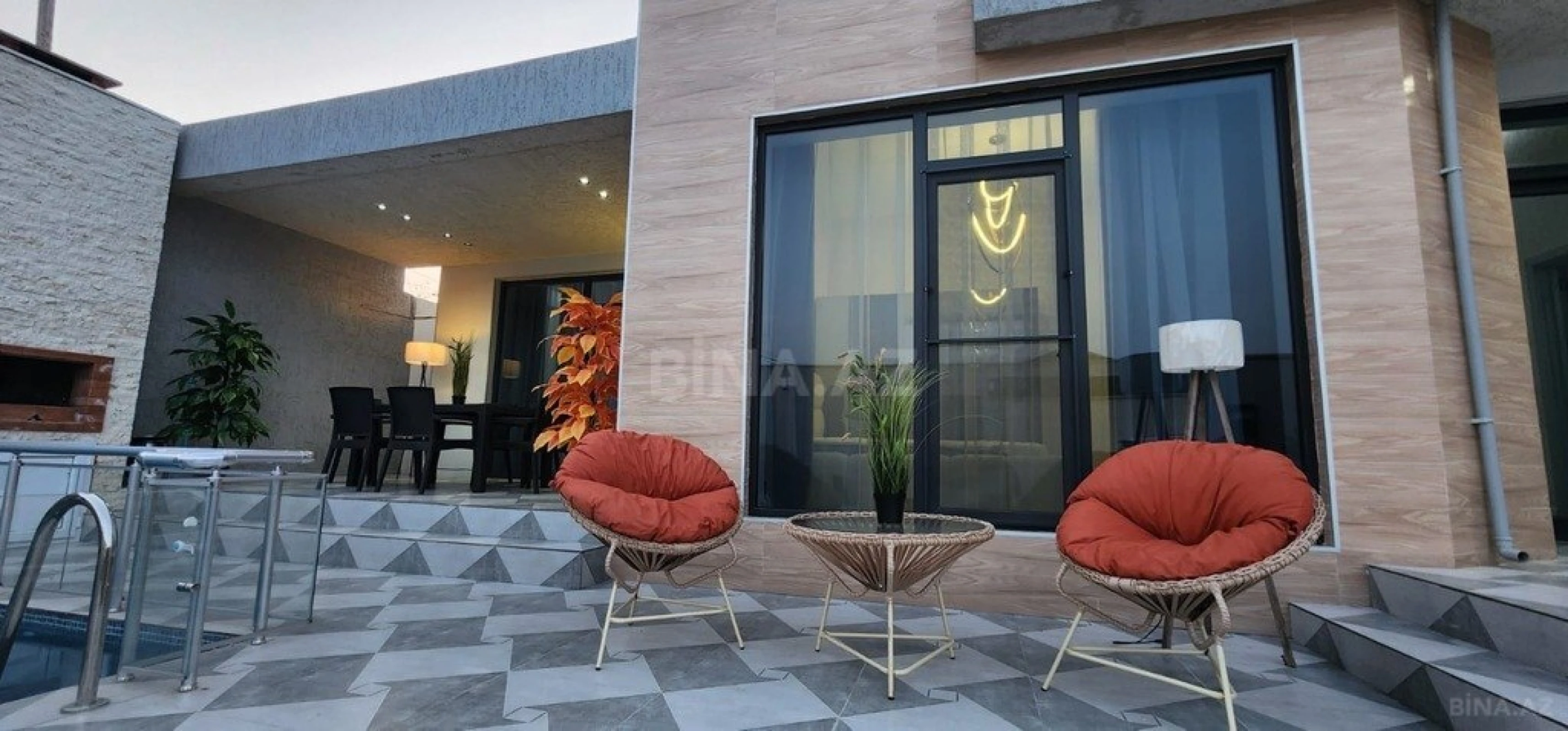 Kirayə verilir 4 otaqlı həyət evi 220 m²
