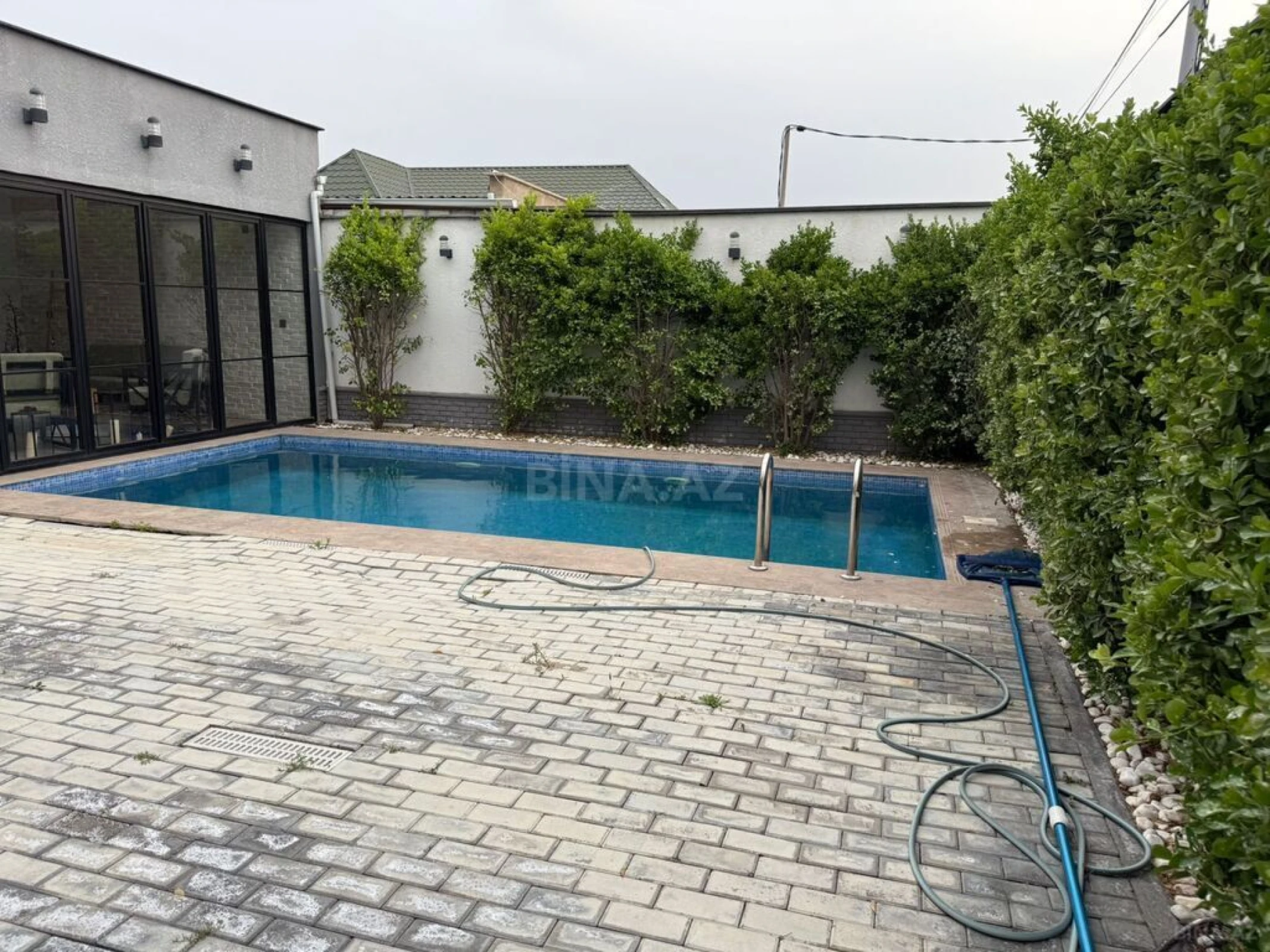 Kirayə verilir 4 otaqlı həyət evi 300 m²