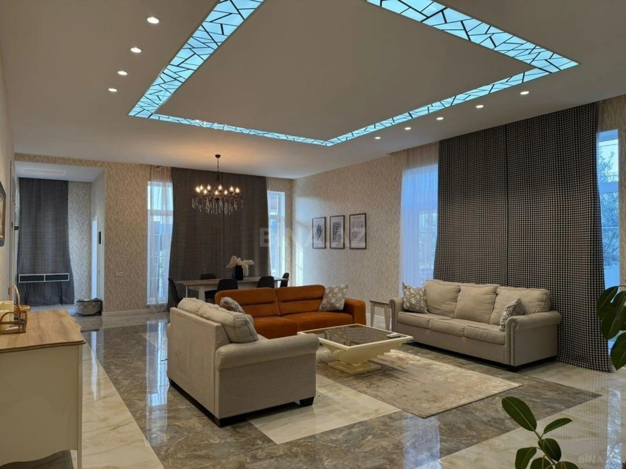 Kirayə verilir 5 otaqlı həyət evi 280 m²