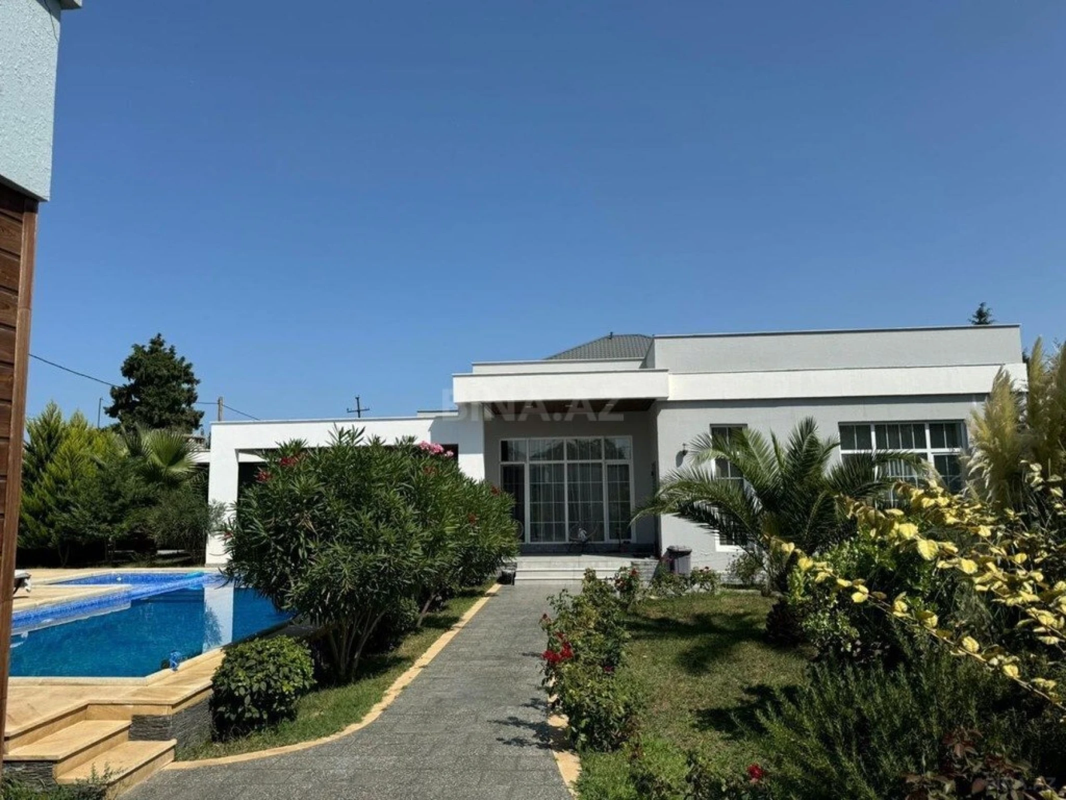 Kirayə verilir 5 otaqlı həyət evi 280 m²