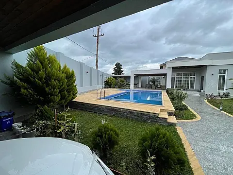 Kirayə verilir 5 otaqlı həyət evi 280 m²