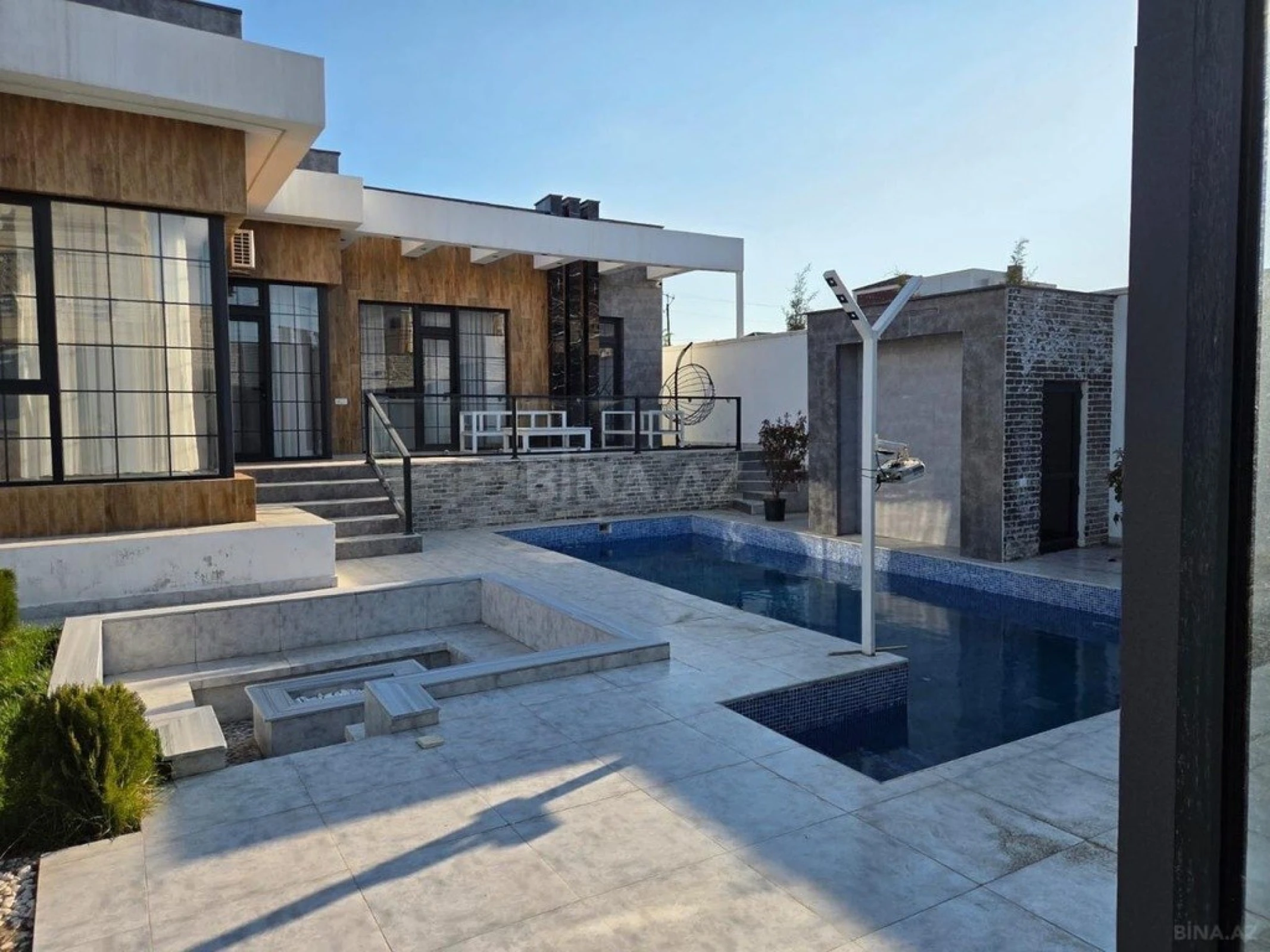 Kirayə verilir 5 otaqlı həyət evi 290 m²