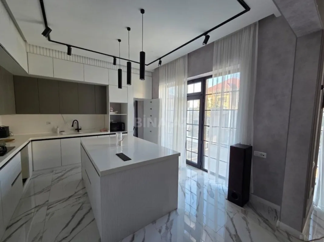 Kirayə verilir 5 otaqlı həyət evi 290 m²