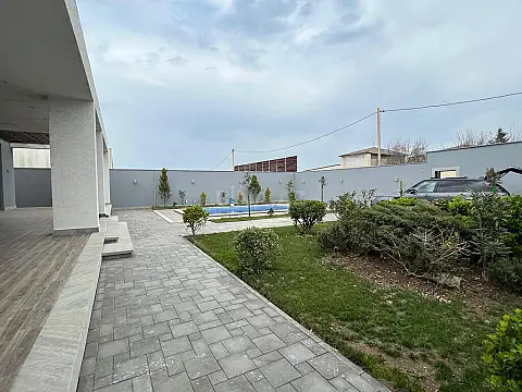 Kirayə verilir 4 otaqlı həyət evi 280 m²