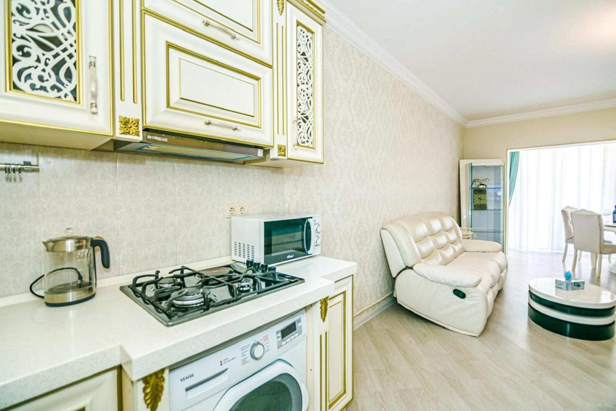 Kirayə verilir 2 otaqlı mənzil 105 m²