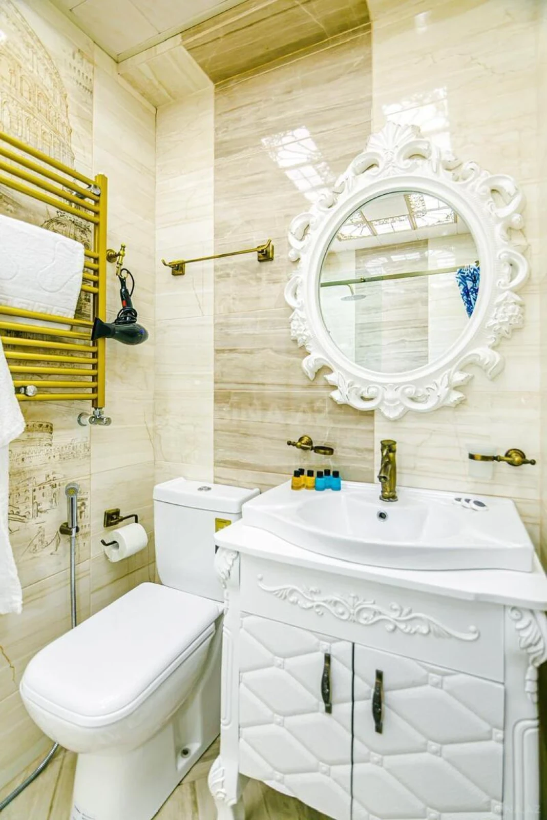 Kirayə verilir 2 otaqlı mənzil 105 m²
