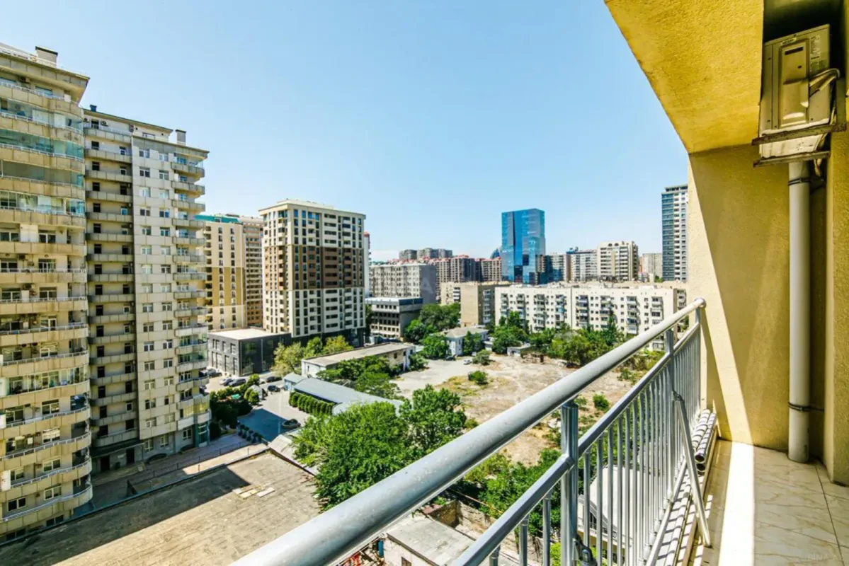 Kirayə verilir 2 otaqlı mənzil 105 m²