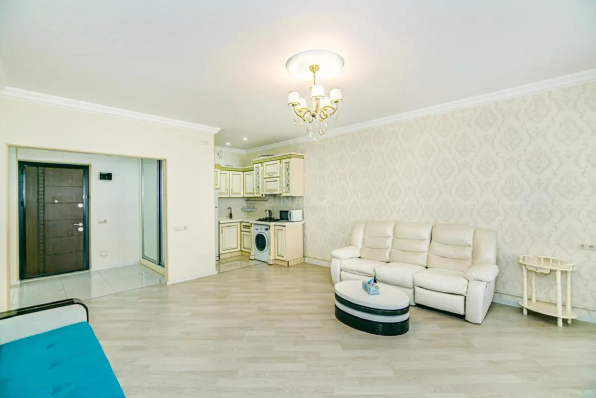 Kirayə verilir 2 otaqlı mənzil 105 m²