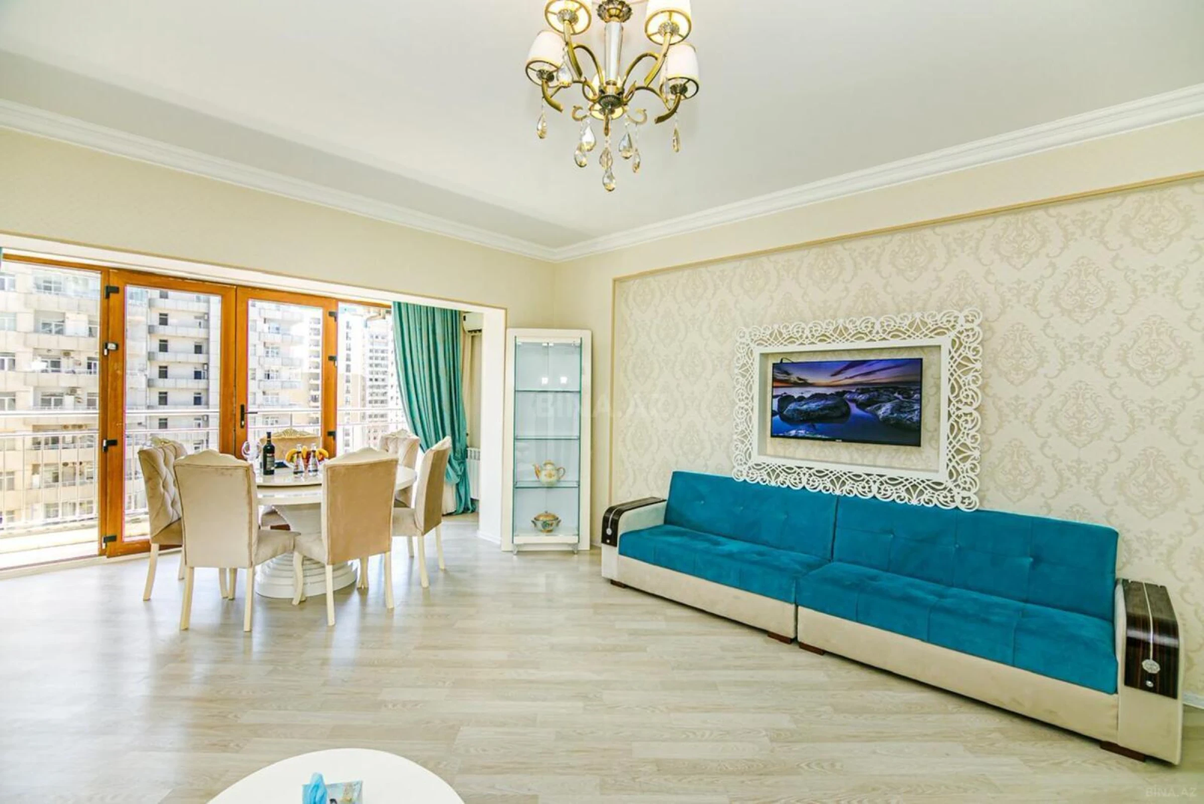 Kirayə verilir 2 otaqlı mənzil 105 m²