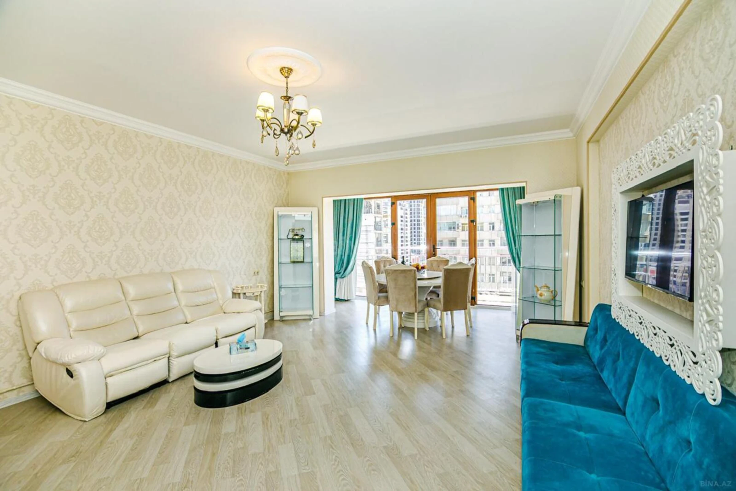 Kirayə verilir 2 otaqlı mənzil 105 m²