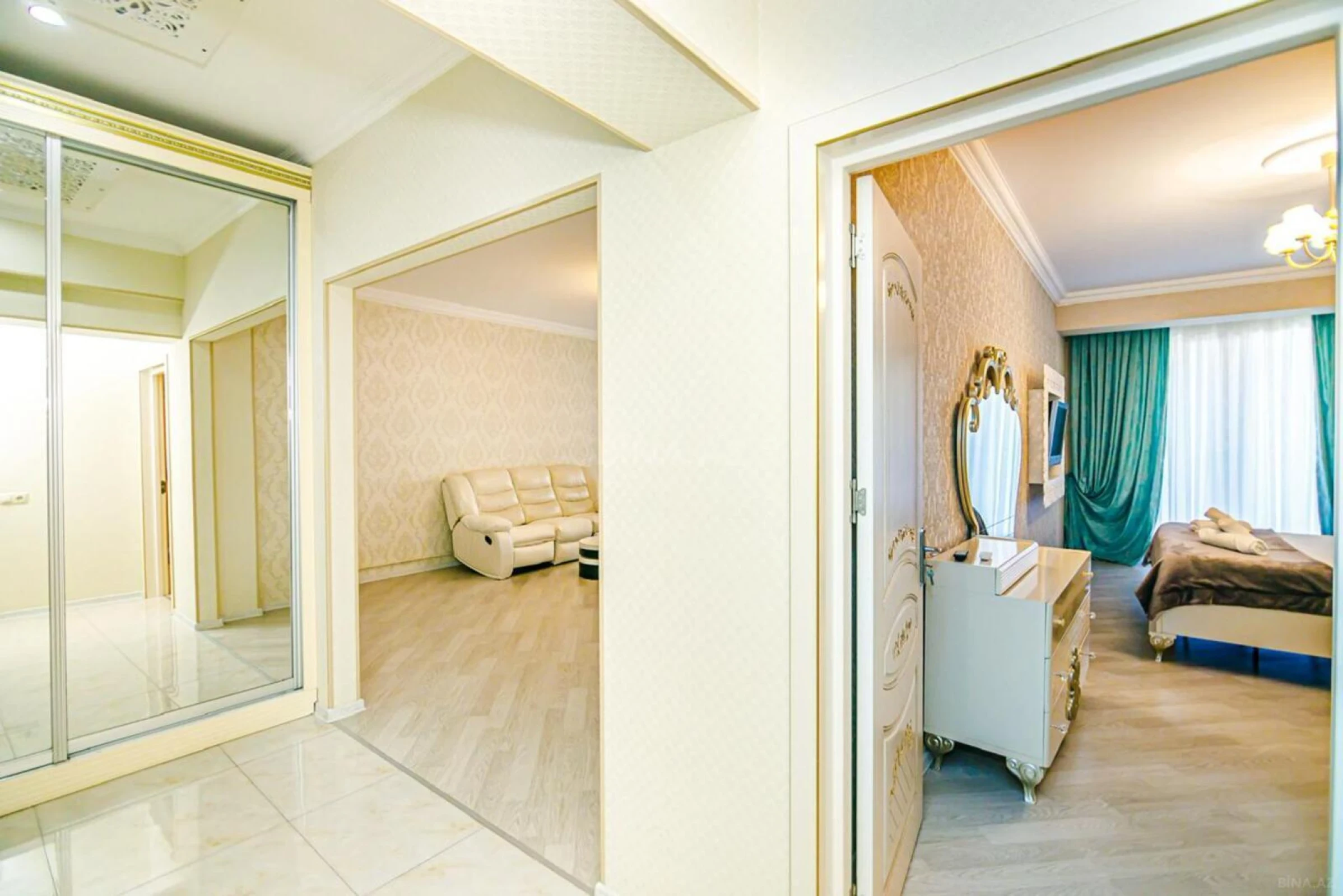 Kirayə verilir 2 otaqlı mənzil 105 m²