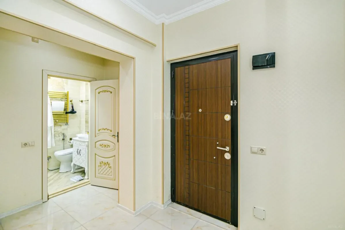 Kirayə verilir 2 otaqlı mənzil 105 m²