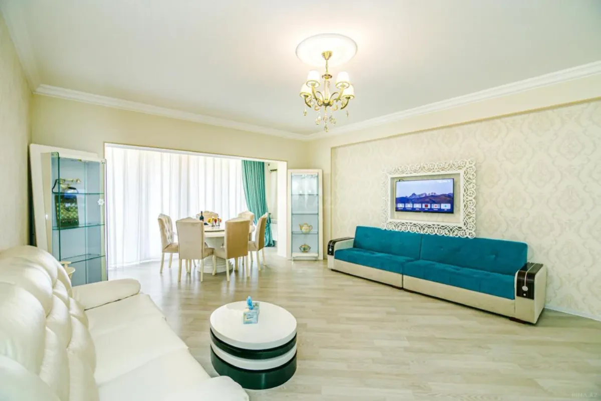 Kirayə verilir 2 otaqlı mənzil 105 m²
