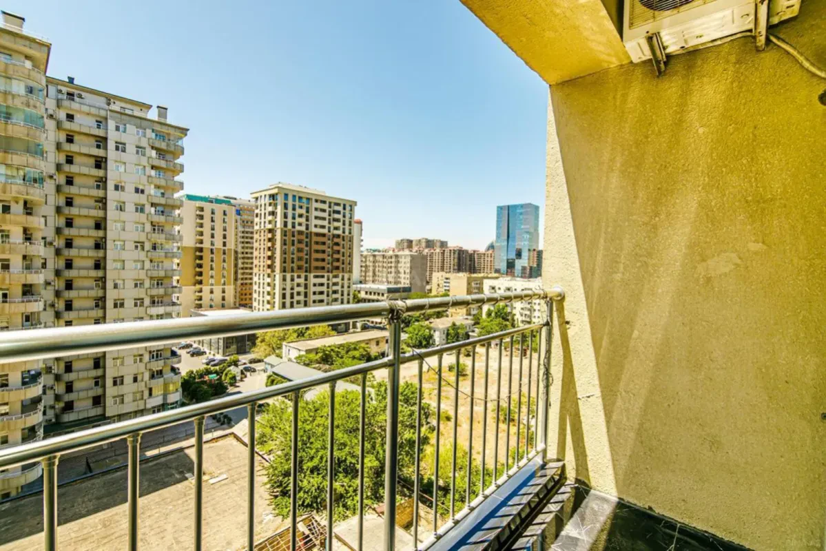 Kirayə verilir 2 otaqlı mənzil 105 m²