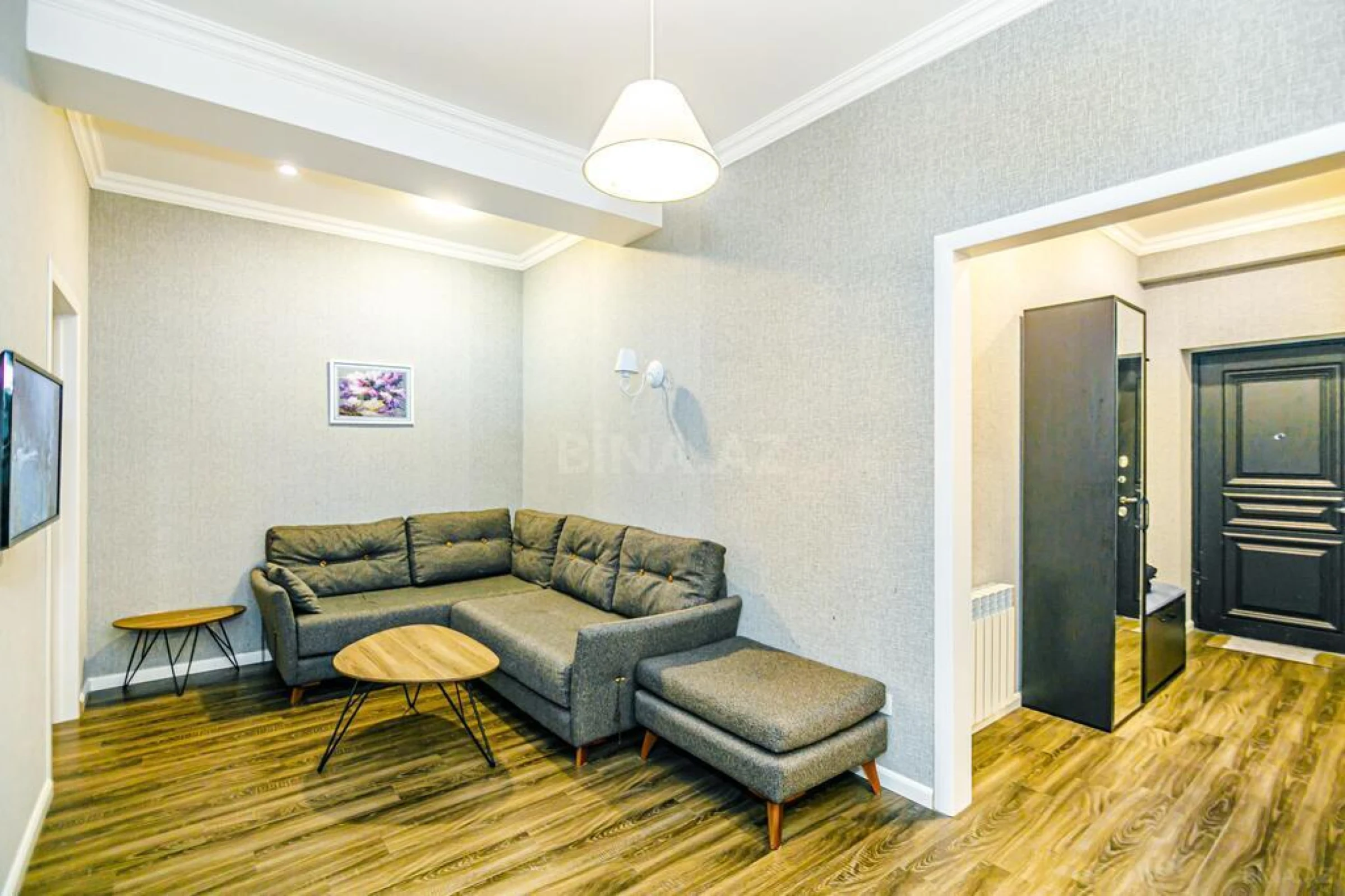 Kirayə verilir 2 otaqlı mənzil 110 m²