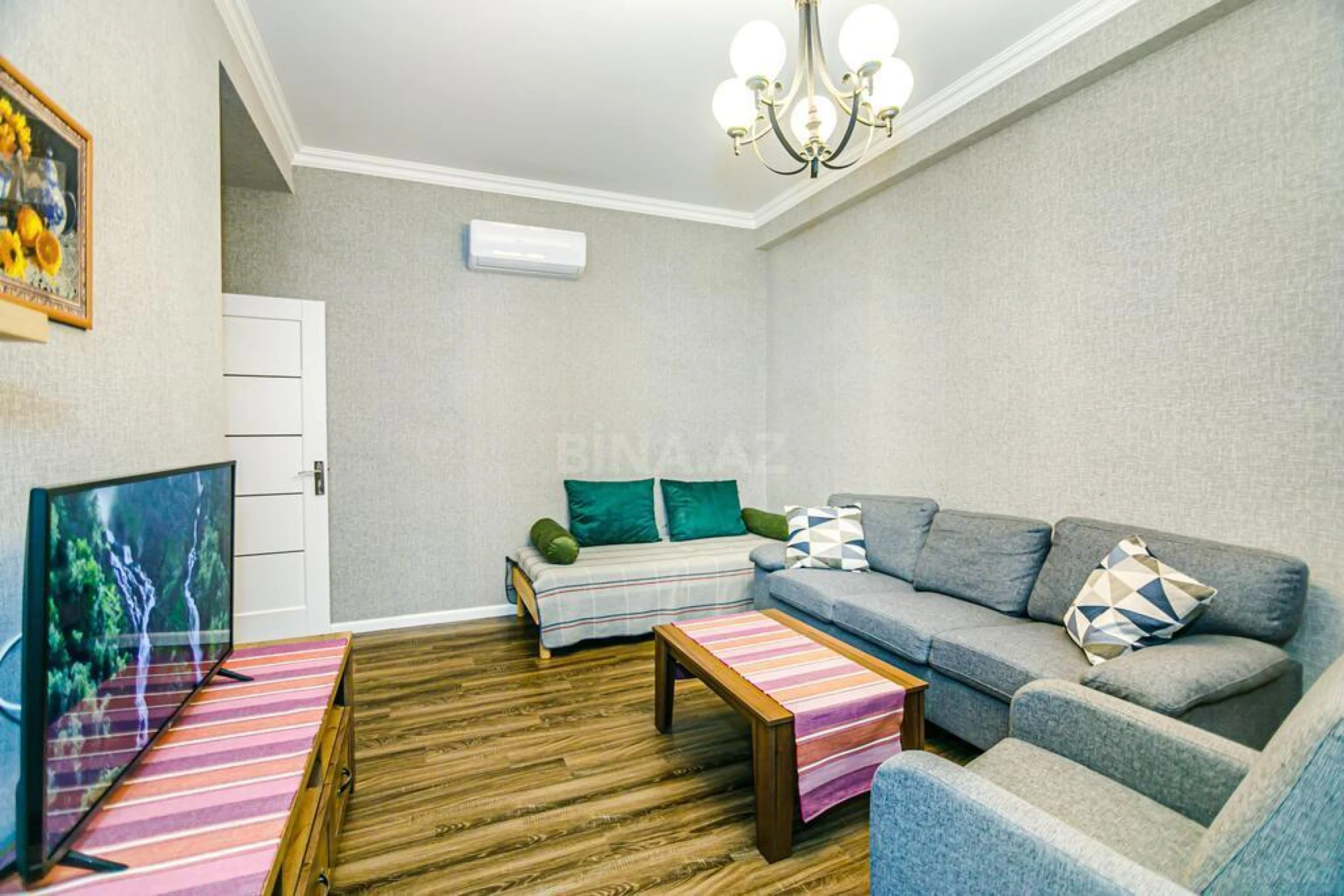 Kirayə verilir 2 otaqlı mənzil 110 m²