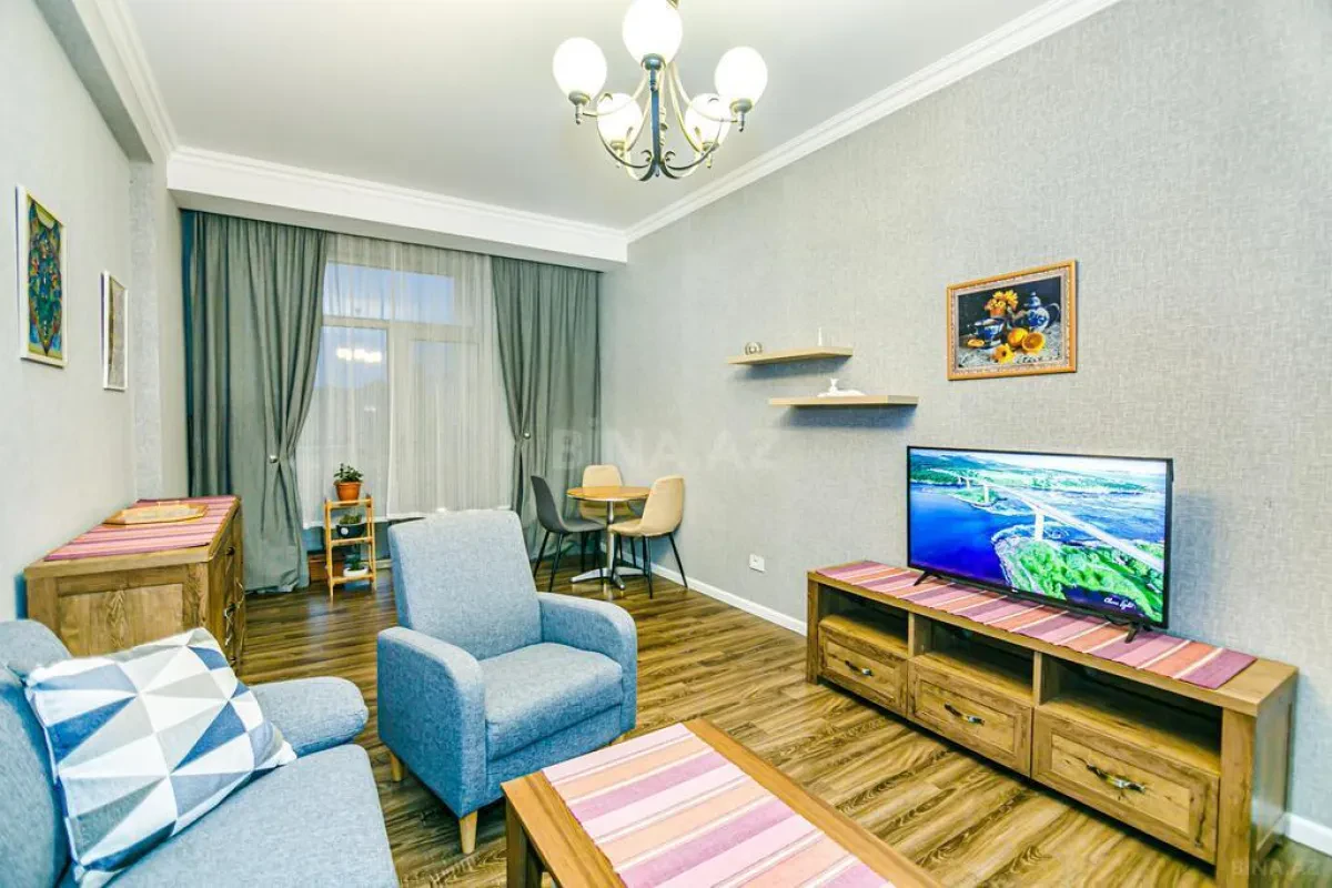 Kirayə verilir 2 otaqlı mənzil 110 m²