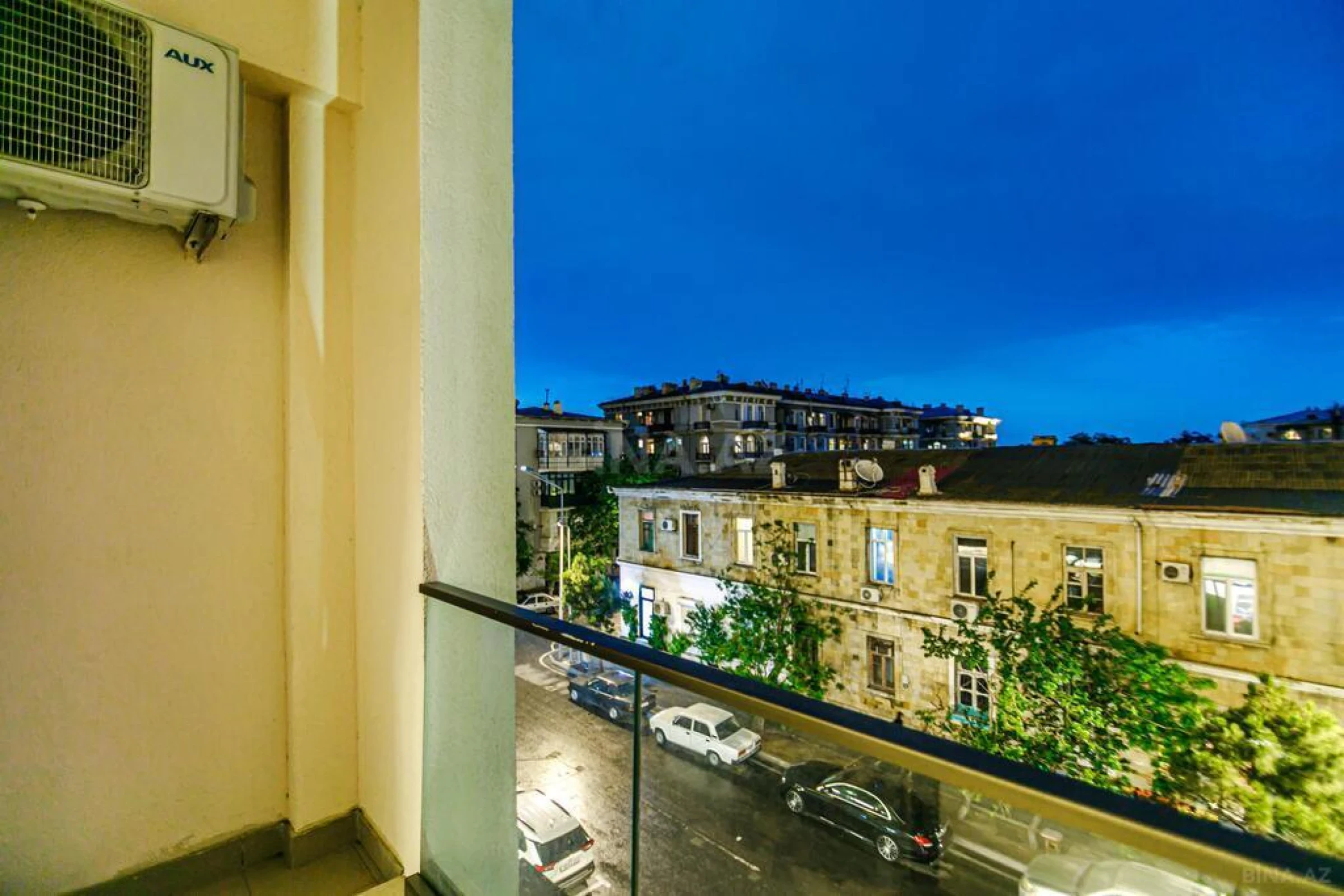 Kirayə verilir 2 otaqlı mənzil 110 m²