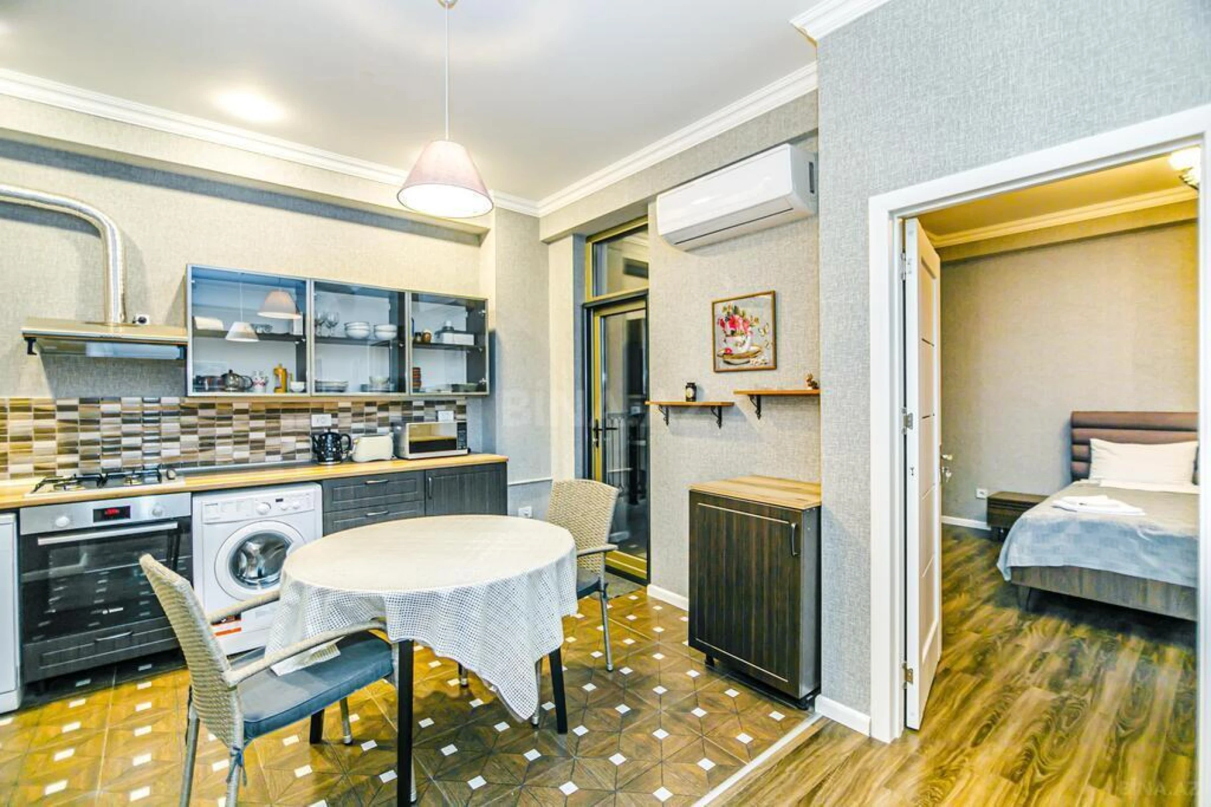 Kirayə verilir 2 otaqlı mənzil 110 m²