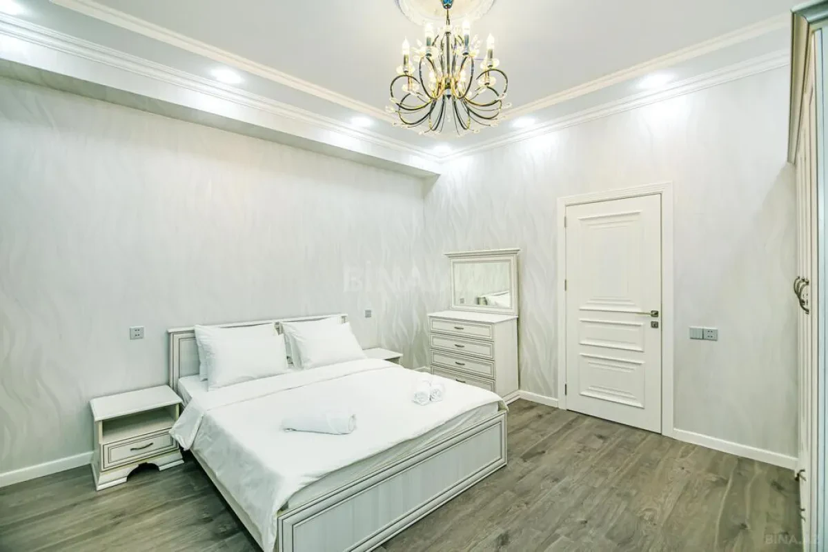Kirayə verilir 2 otaqlı mənzil 110 m²