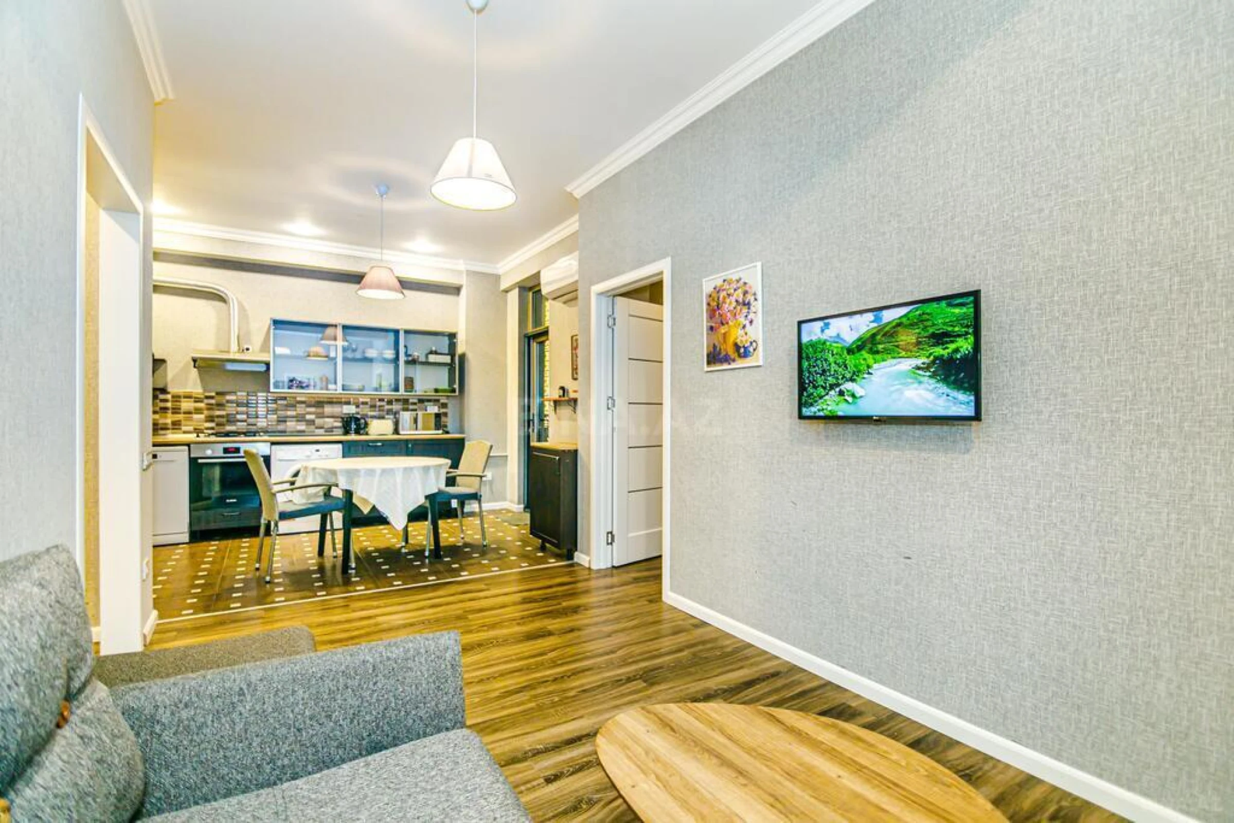 Kirayə verilir 2 otaqlı mənzil 110 m²