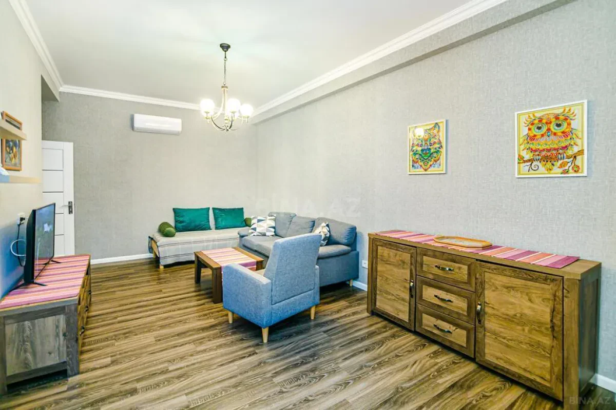 Kirayə verilir 2 otaqlı mənzil 110 m²