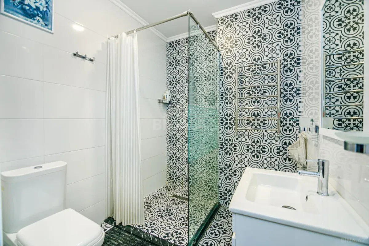 Kirayə verilir 2 otaqlı mənzil 110 m²